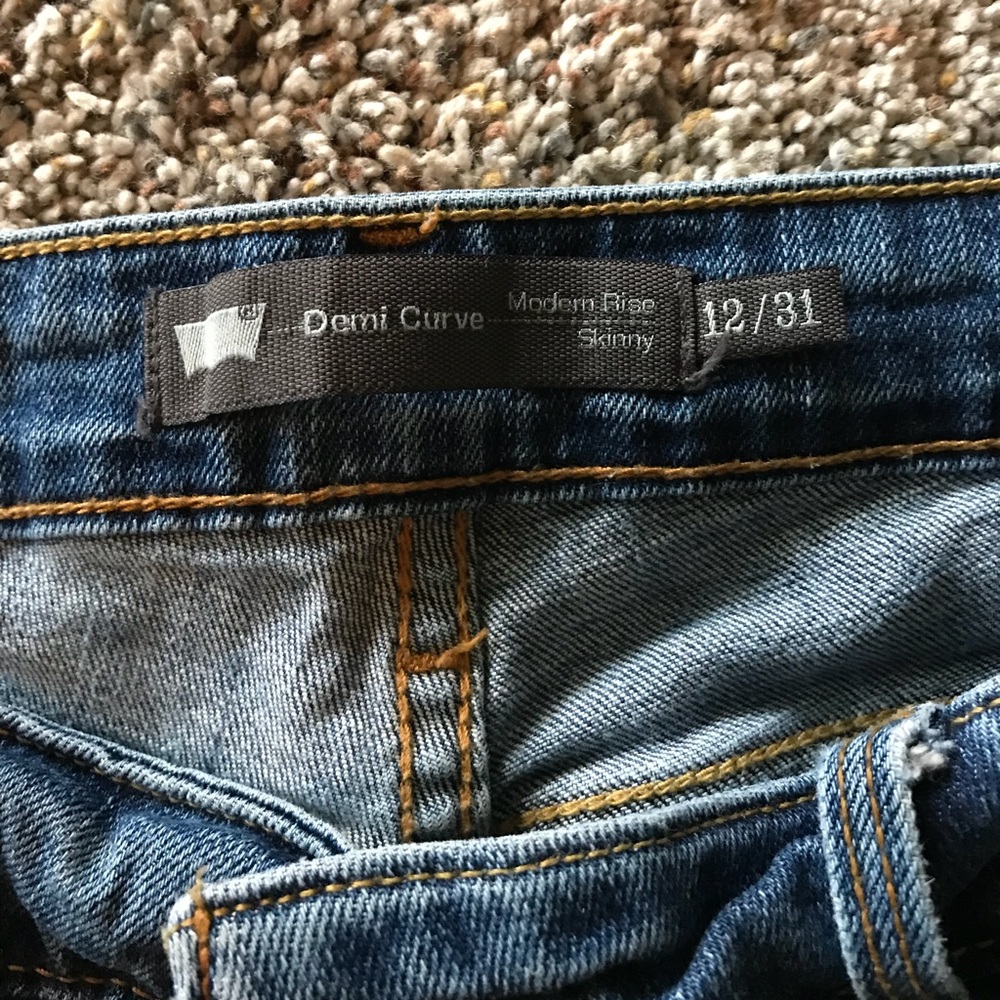 Levi - Demi Curve - modern rise - skinny jeans